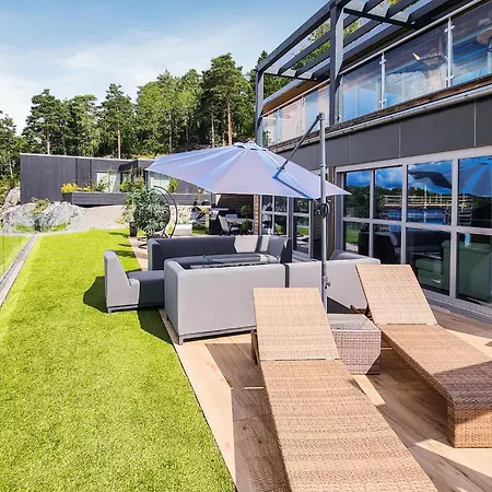 Cozy In Brevik With House Sea View Feriehus
